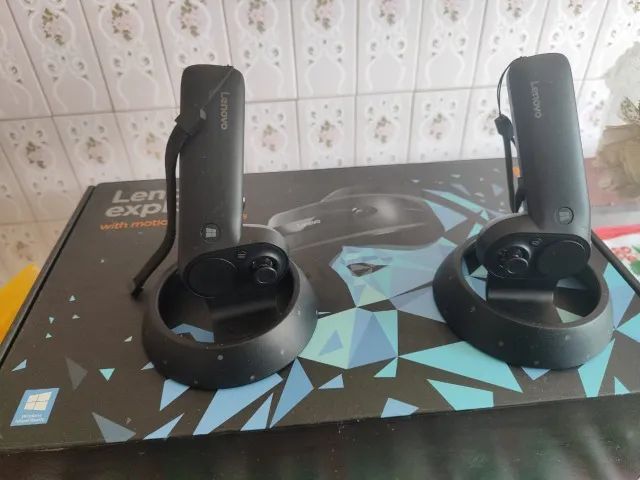 Lenovo Explorer VR com 2 controles e caixa original - Foto 2