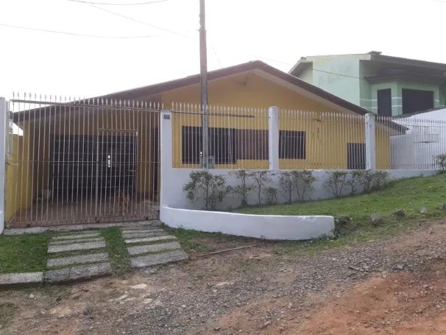 ALUGO CASA PÓXIMO AO CENTRO DE PONTA GROSSA *