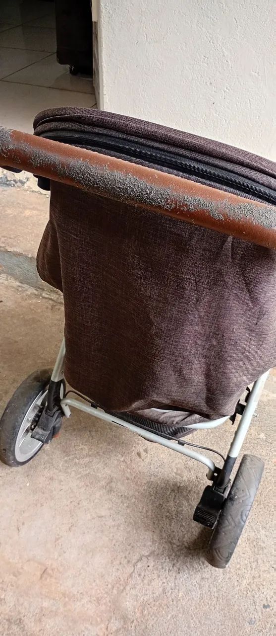 Vendo carrinho de bebê marca  avito  - Foto 3