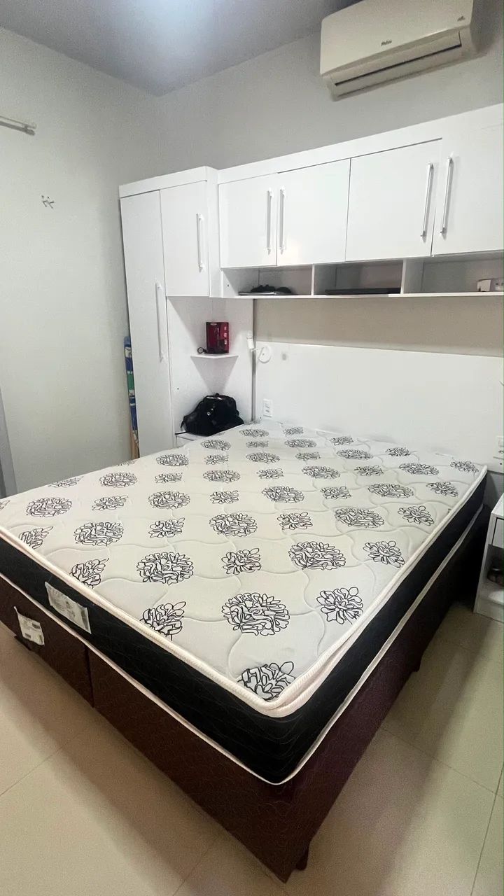 Cama Queen com Colchão - R$ 1.000  Cama queen com colchão. 