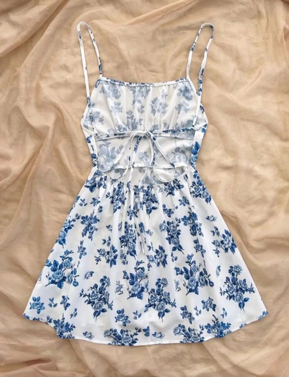 Vestido curto florido azul e branco  - Foto 2