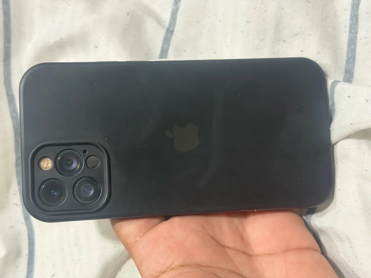iPhone 12 Pro novinho pra vender e 1,600 - Foto 2