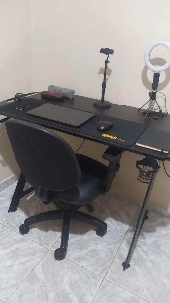 Mesa Gamer com LEDs - Foto 4
