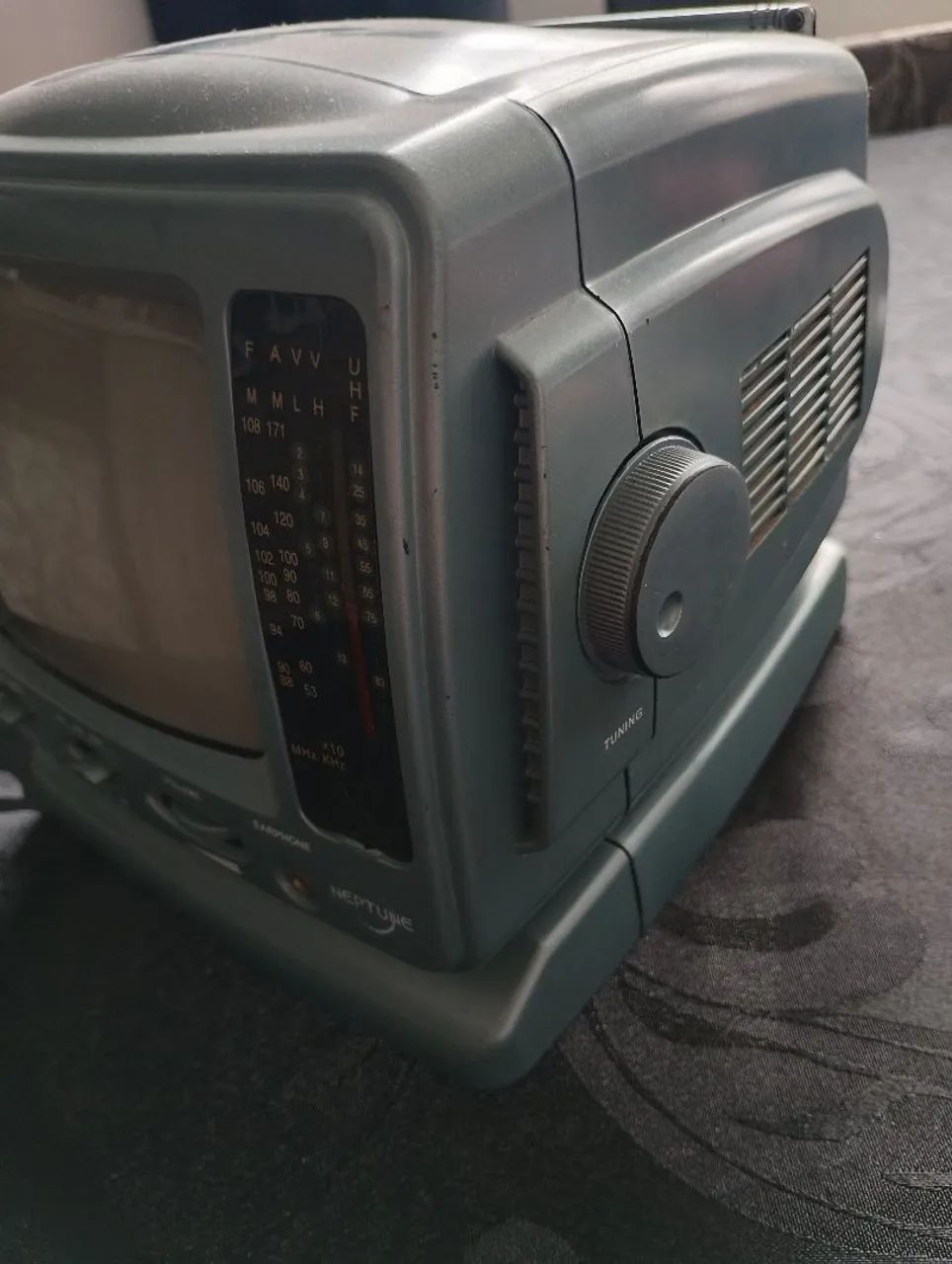 Tv antiga para enfeite com mal funcionamento  - Foto 4
