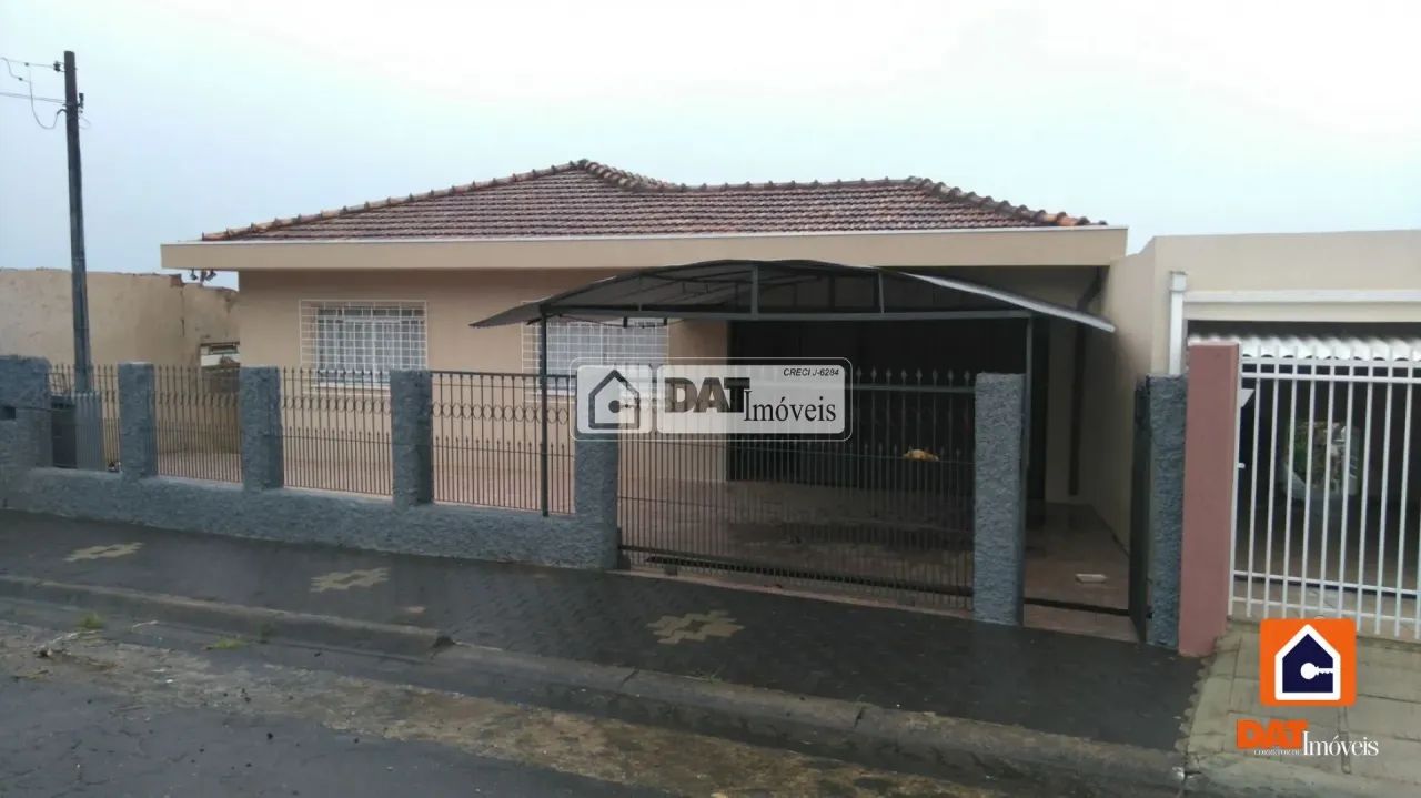 Casa à venda em Uvaranas prox Tozetto
