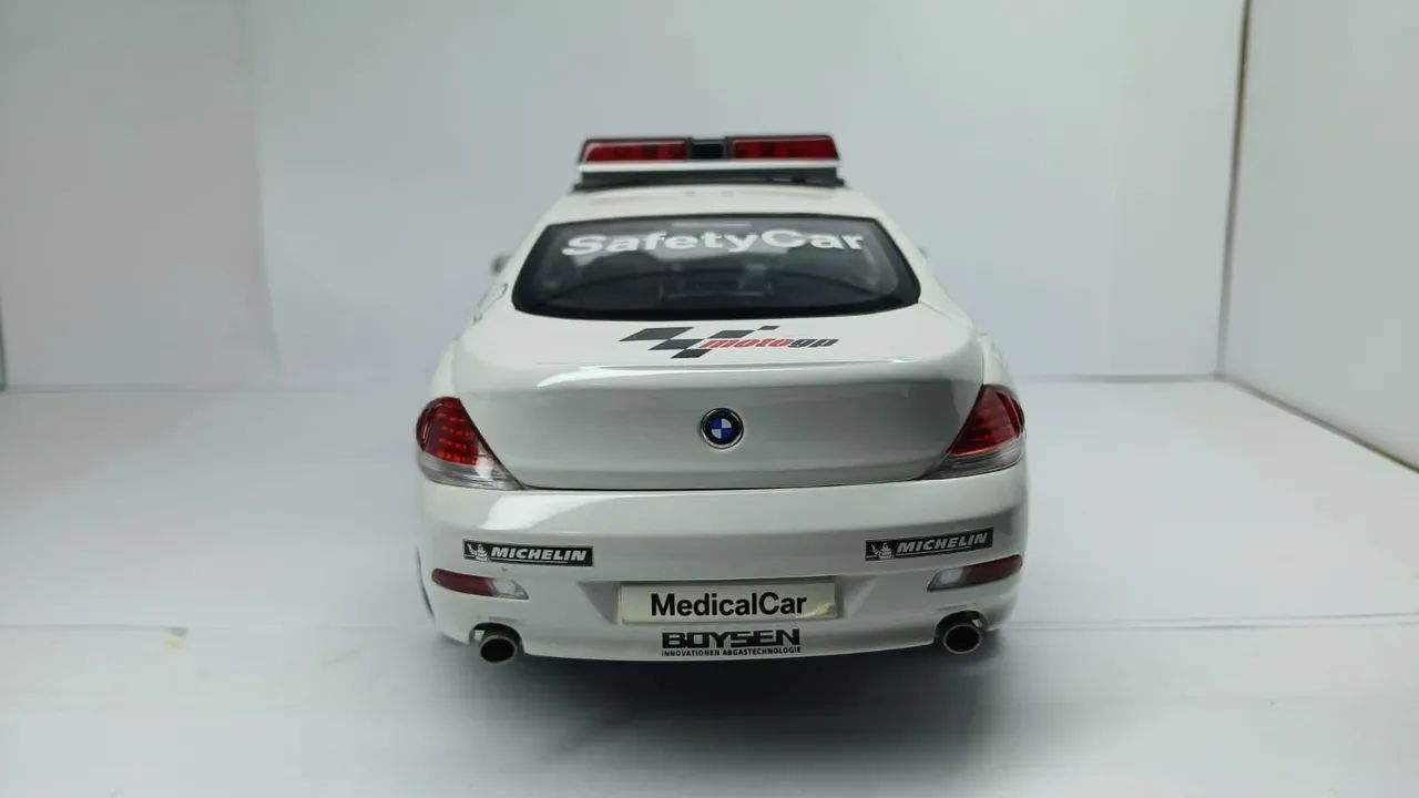 Miniatura BMW 645Ci Coupê 1/18 - Foto 4
