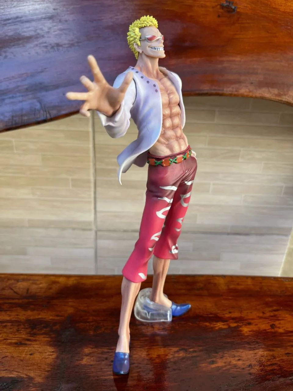 Action Figure One Piece - Doflamingo 29cm - Foto 3