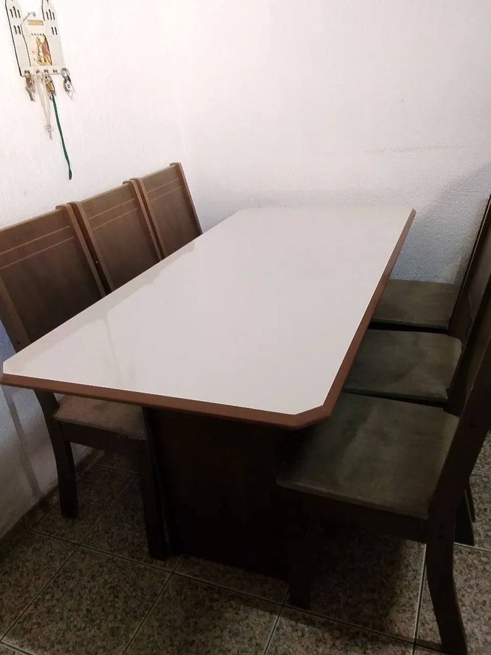 Mesa de cozinha com 6 cadeiras