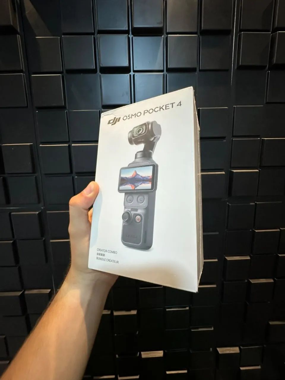 Câmera Dji Osmo Pocket 4 Creator Combo