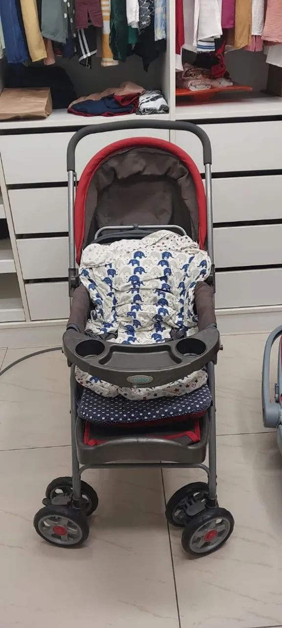 Carrinho de bebê Cosco com bebê conforto - Foto 2