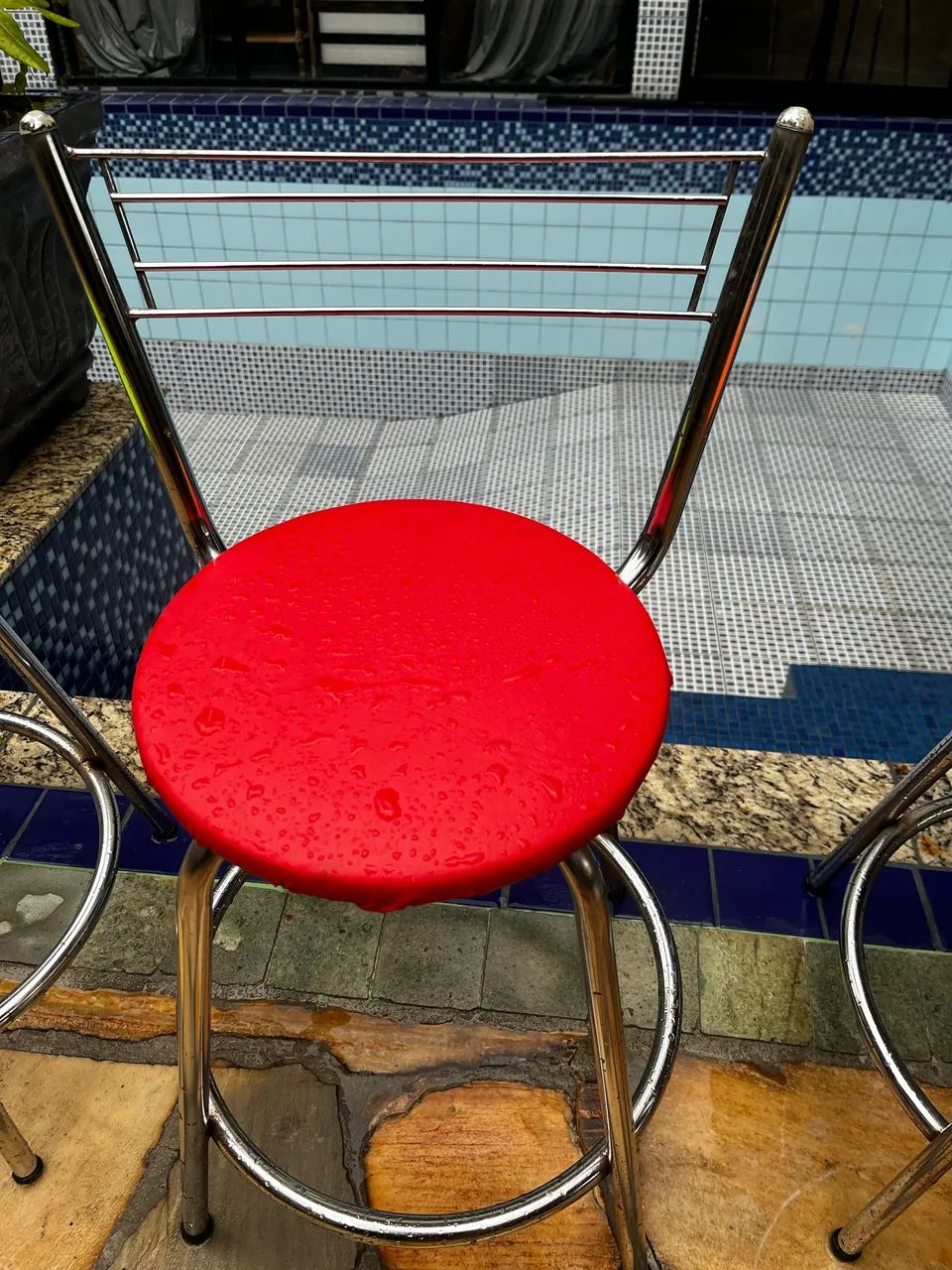 Banqueta com encosto 