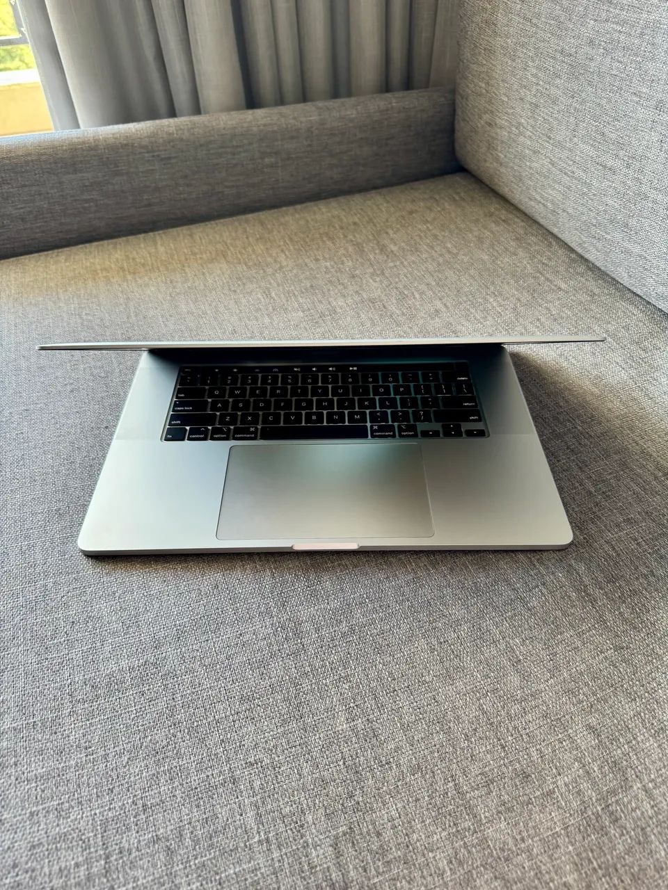 MacBook Pro 16" 2019 Core i7 16GB RAM 512 SSD - Foto 3