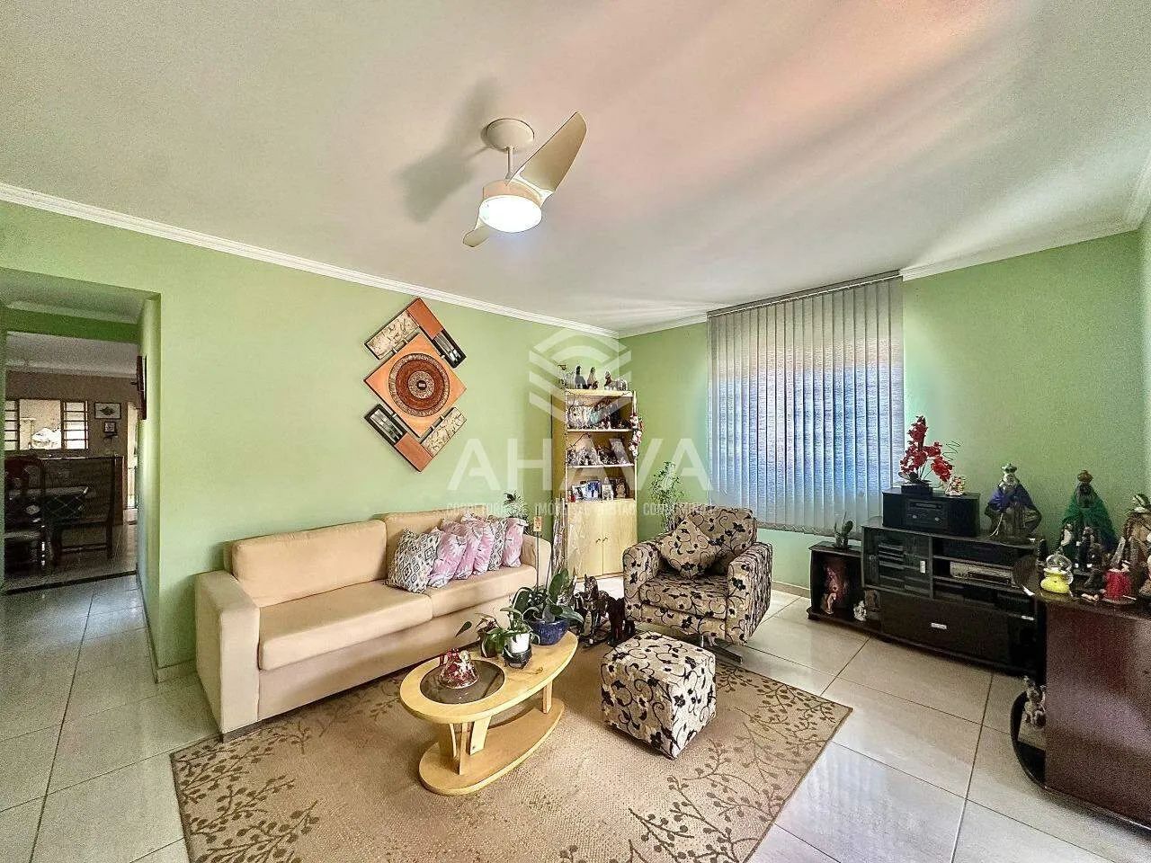 Casa com 4 quartos - Bairro Campo Alegre - Lote de 210m - Foto 4