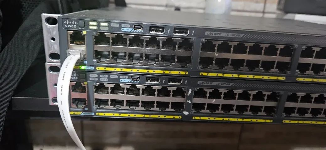 Switch Cisco Catalyst 2960X WS-C2960X-48TS-L