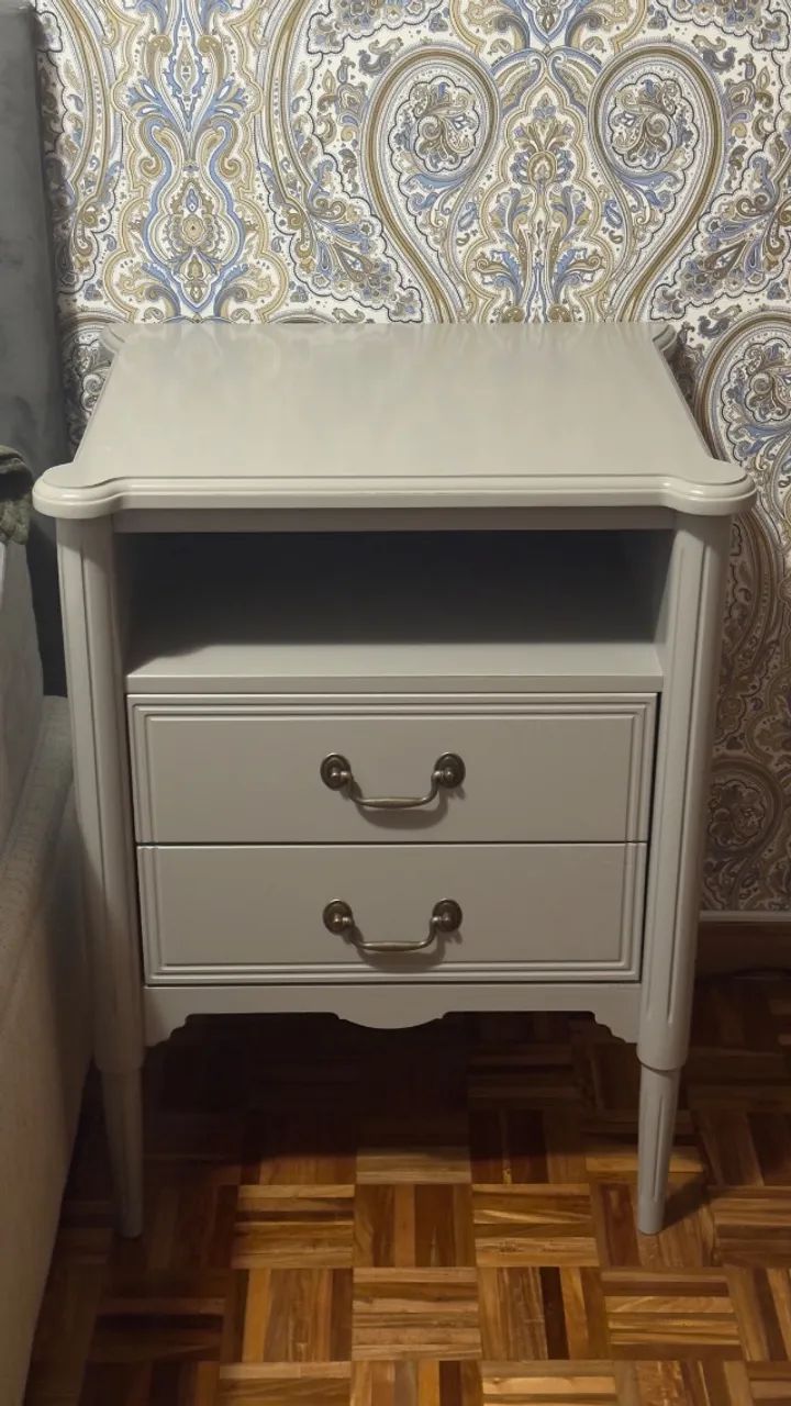 Mesa lateral para cama