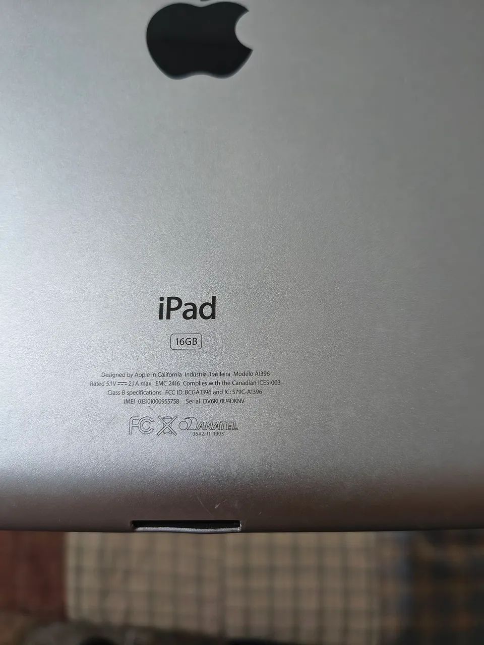 iPad 2 com caixa e carregador 16GB - Foto 2