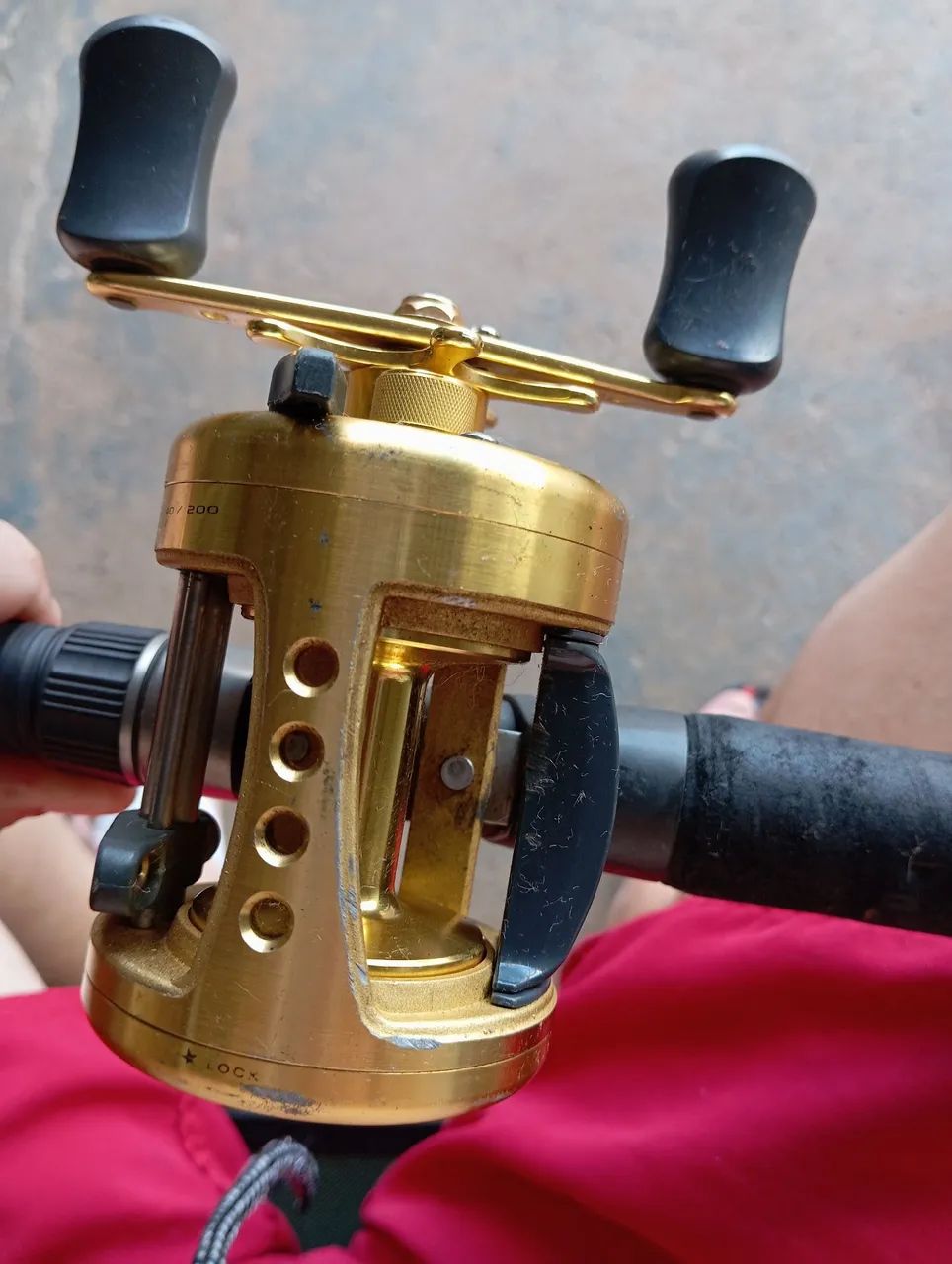 Vendo ou troco carretilha profissional  - Foto 5