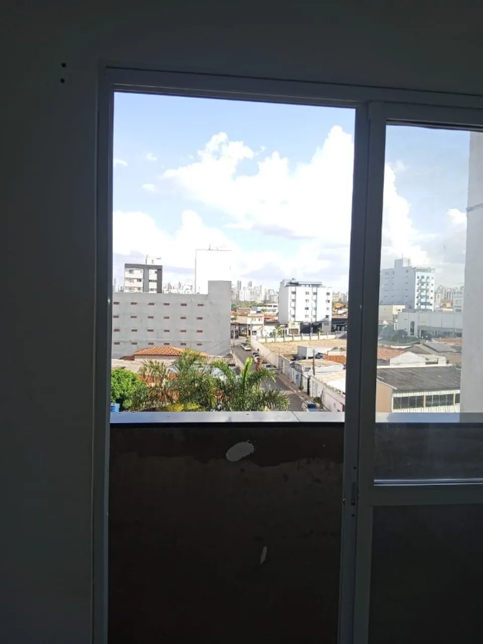Apartamento de 2 quartos com suíte e varanda em Vicente Pires