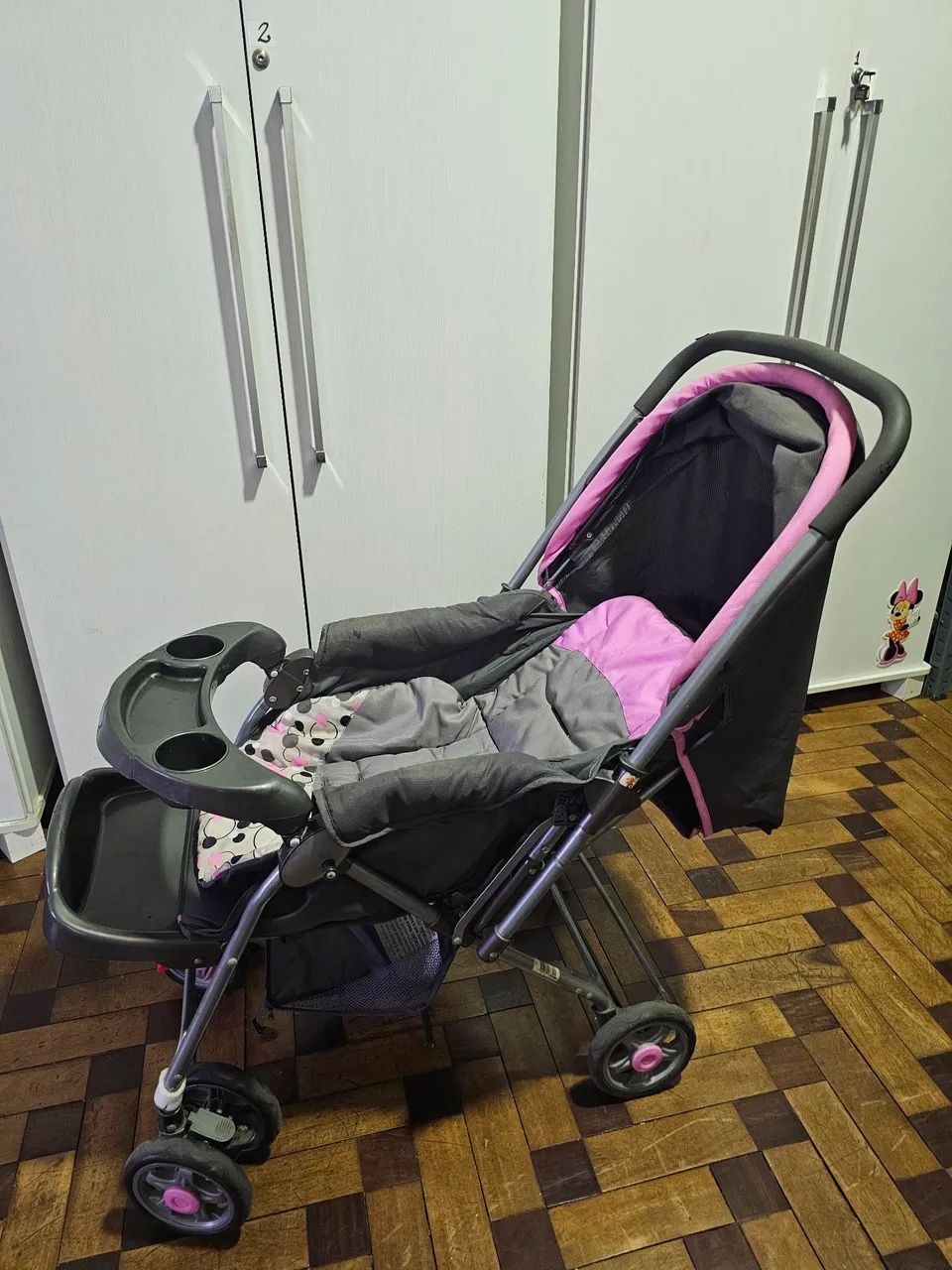 Carrinho de Bebê Cosco Rosa e Cinza Semi Novo