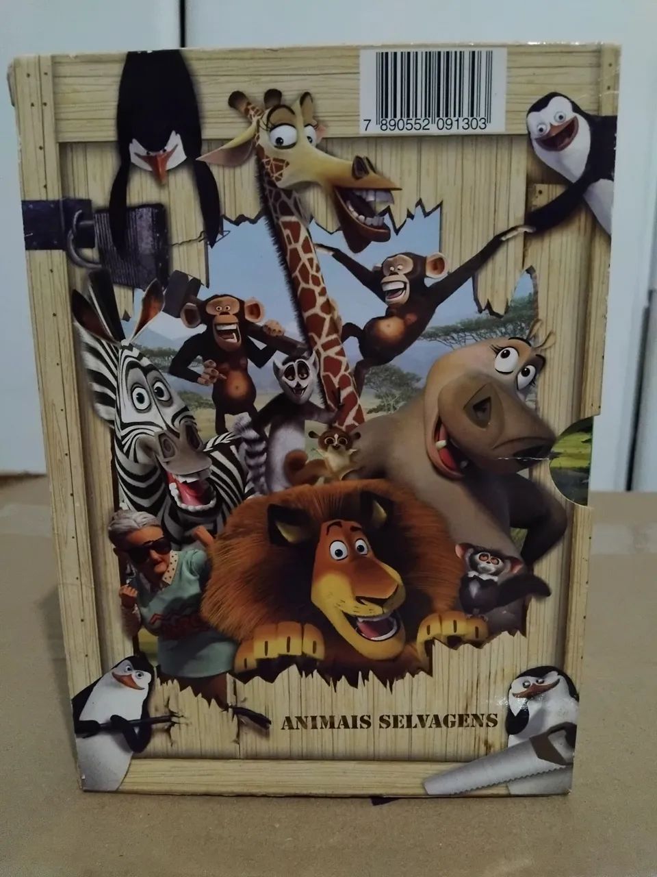 Box de dvd Madagascar 1 e 2 +  especial os pinguins de Madagascar  - Foto 2
