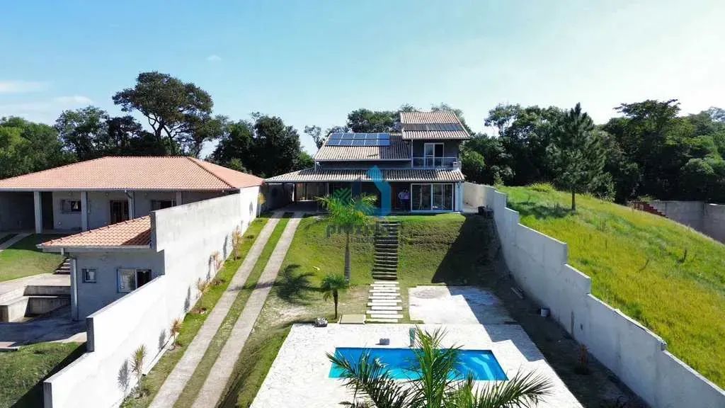 CHÁCARA EM CONDOMÍNIO  1.000m² COM 300m² DE ÁREA CONSTRUÍDA!