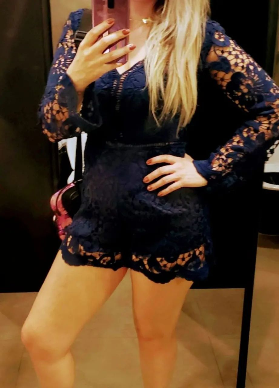 Macacão azul de renda 