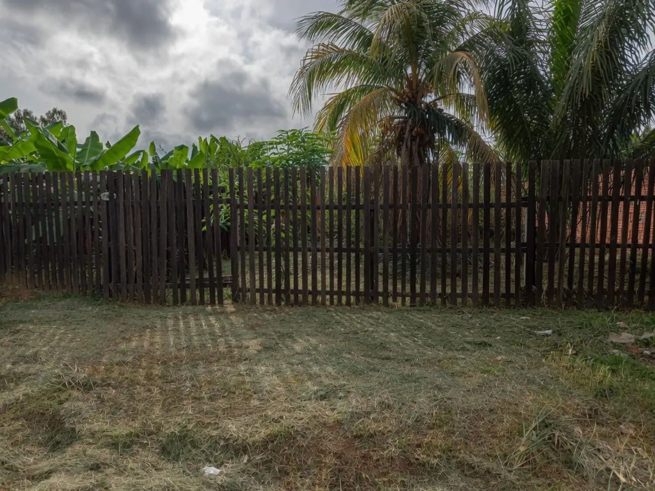 VENDE-SE TERRENO 