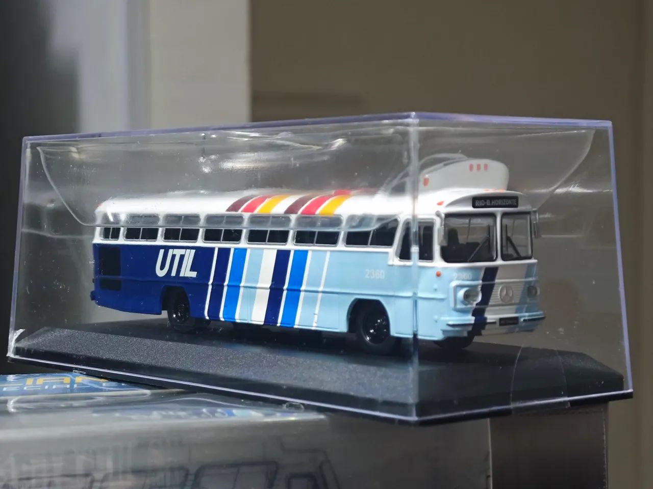 Miniatura de Ônibus BR clássics UTIL