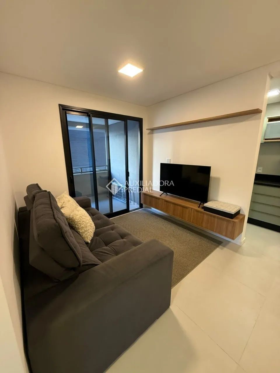 LINDO APARTAMENTO MOBILIADO COM DUAS SUÍTES - Foto 5