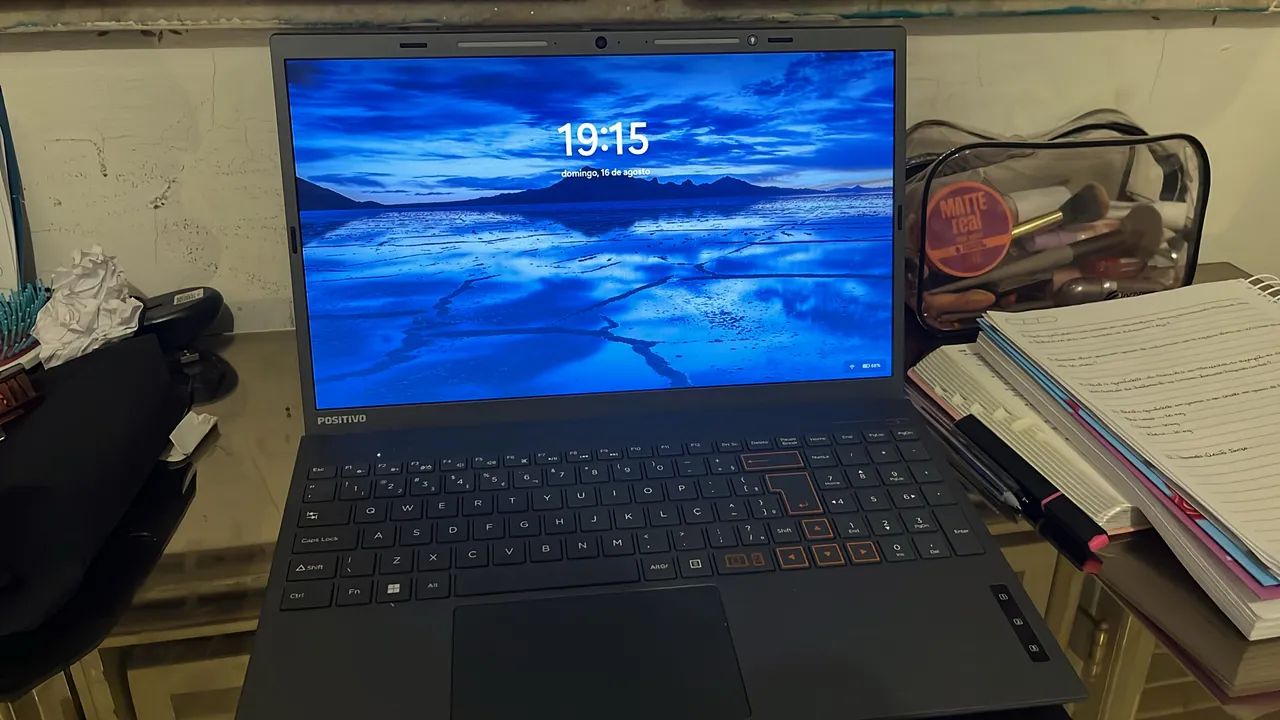 Notebook positivo 