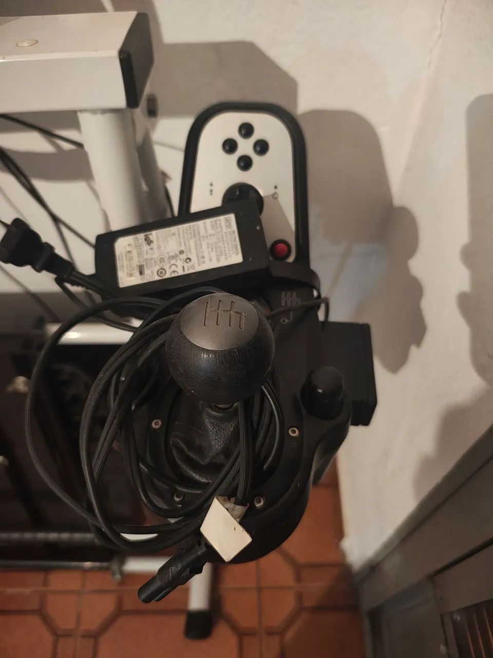 Volante Logitech G25 com suporte! - Foto 3