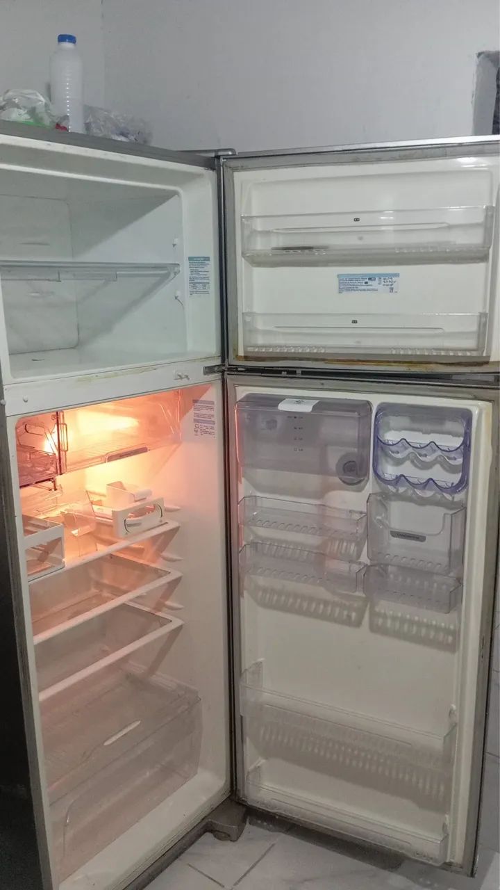 Vendo geladeira com defeito  - Foto 2