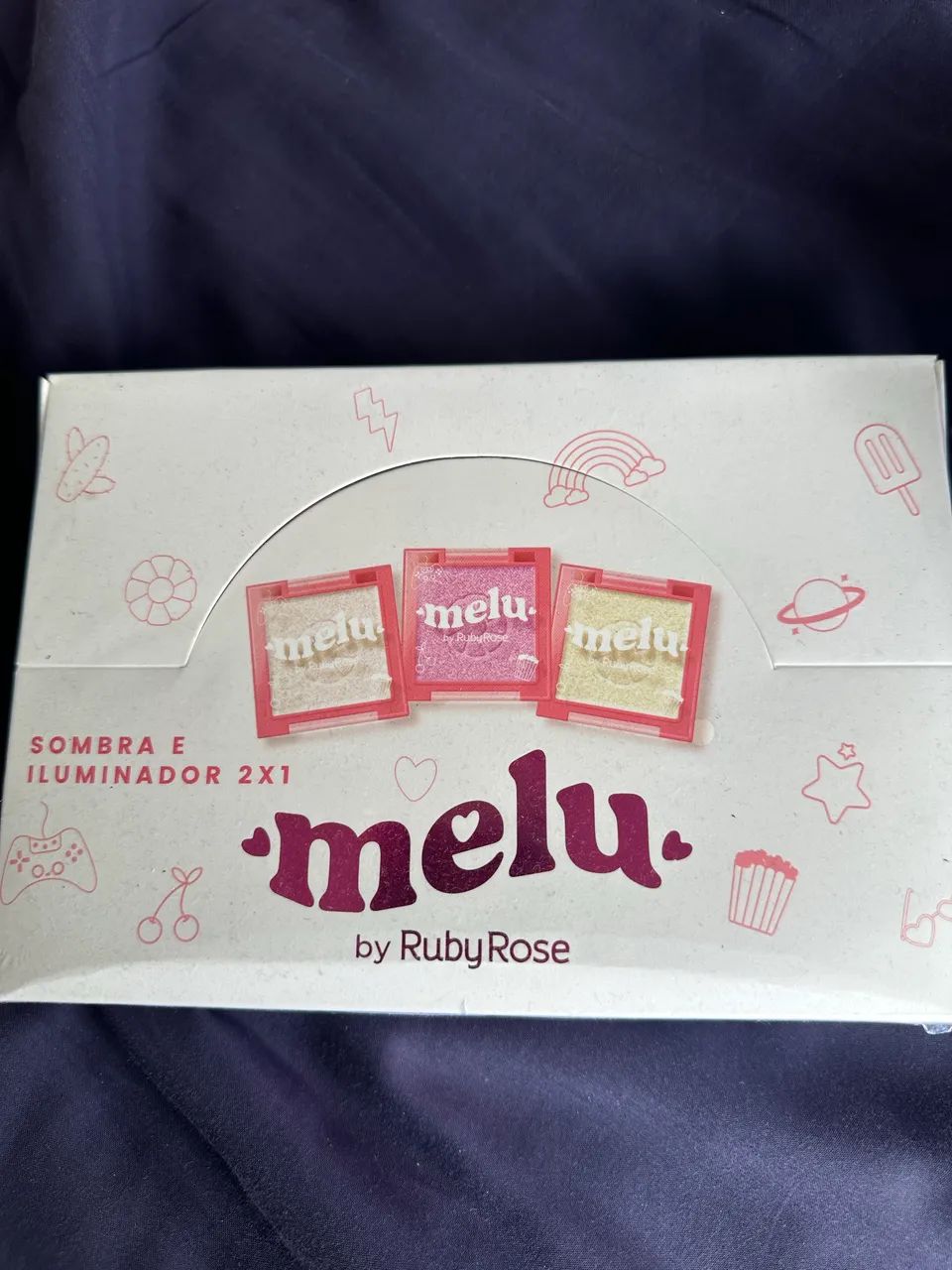 Box de Sombra e Iluminador 2x1 da linha Melu by Ruby Rose Box com 20 sortidos 