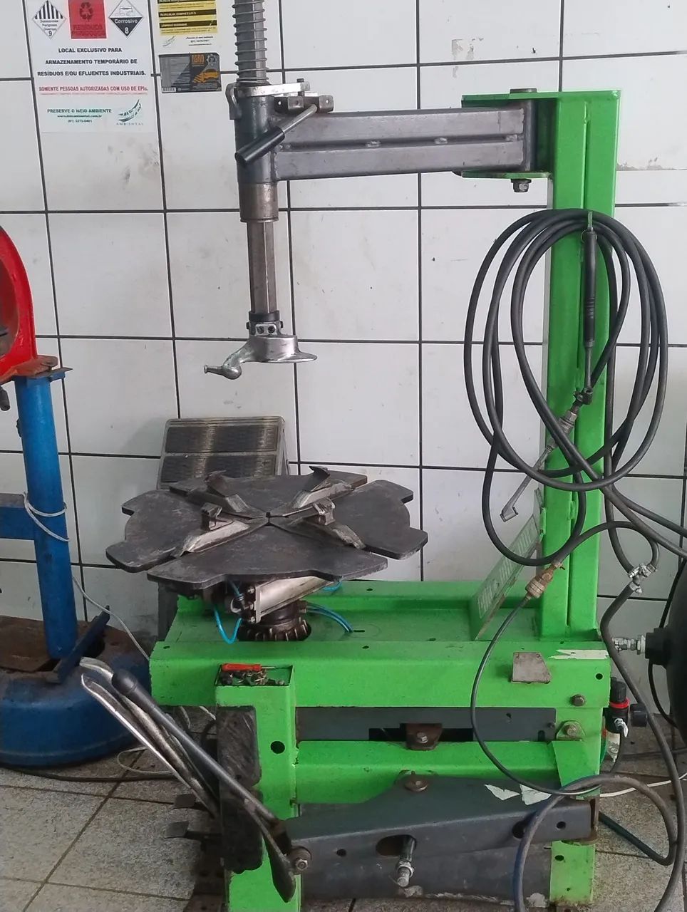 Desmontadora de pneus aceito troca 
