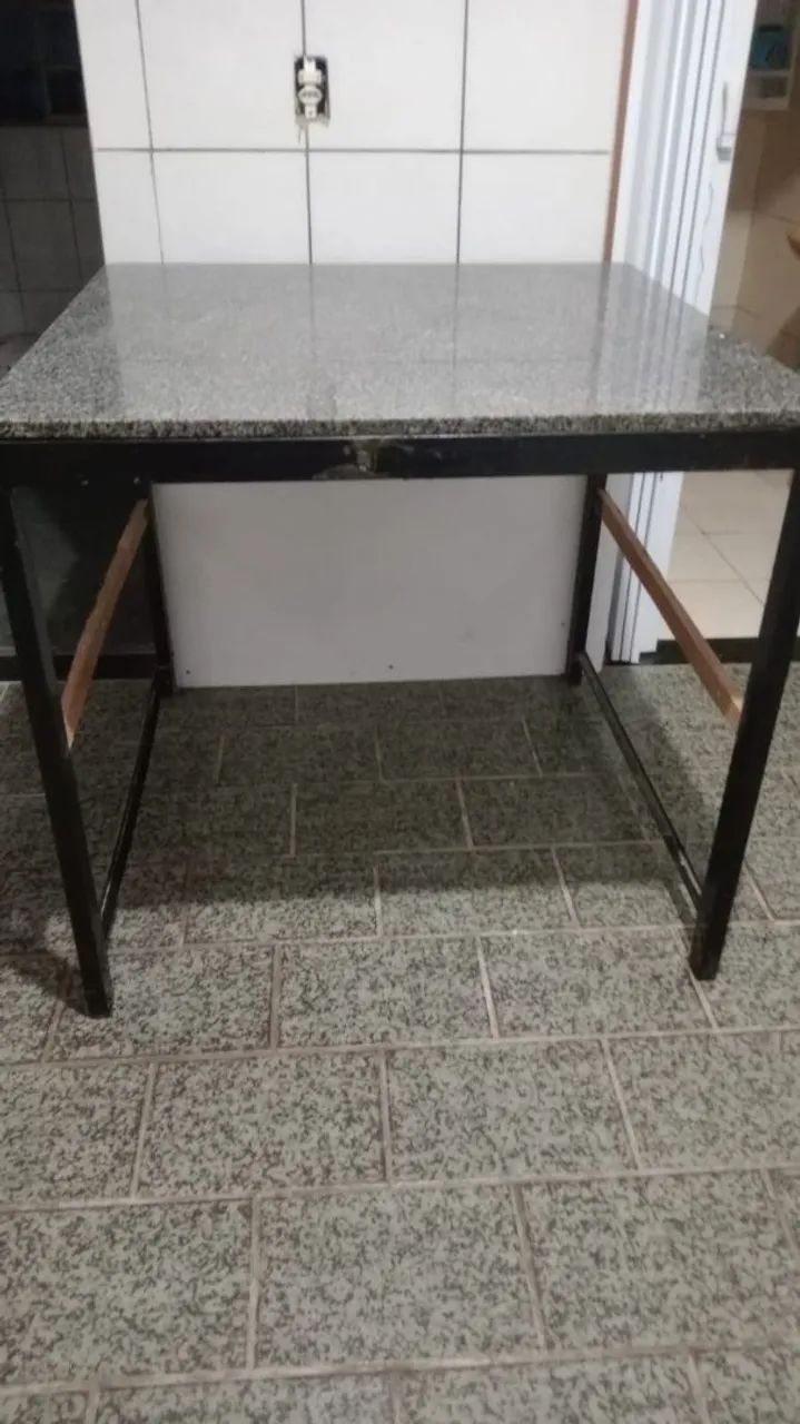Mesa de Granito quadrada 