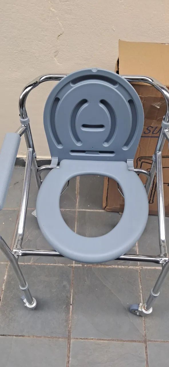Cadeira de banho com assento sanitário  - Foto 3