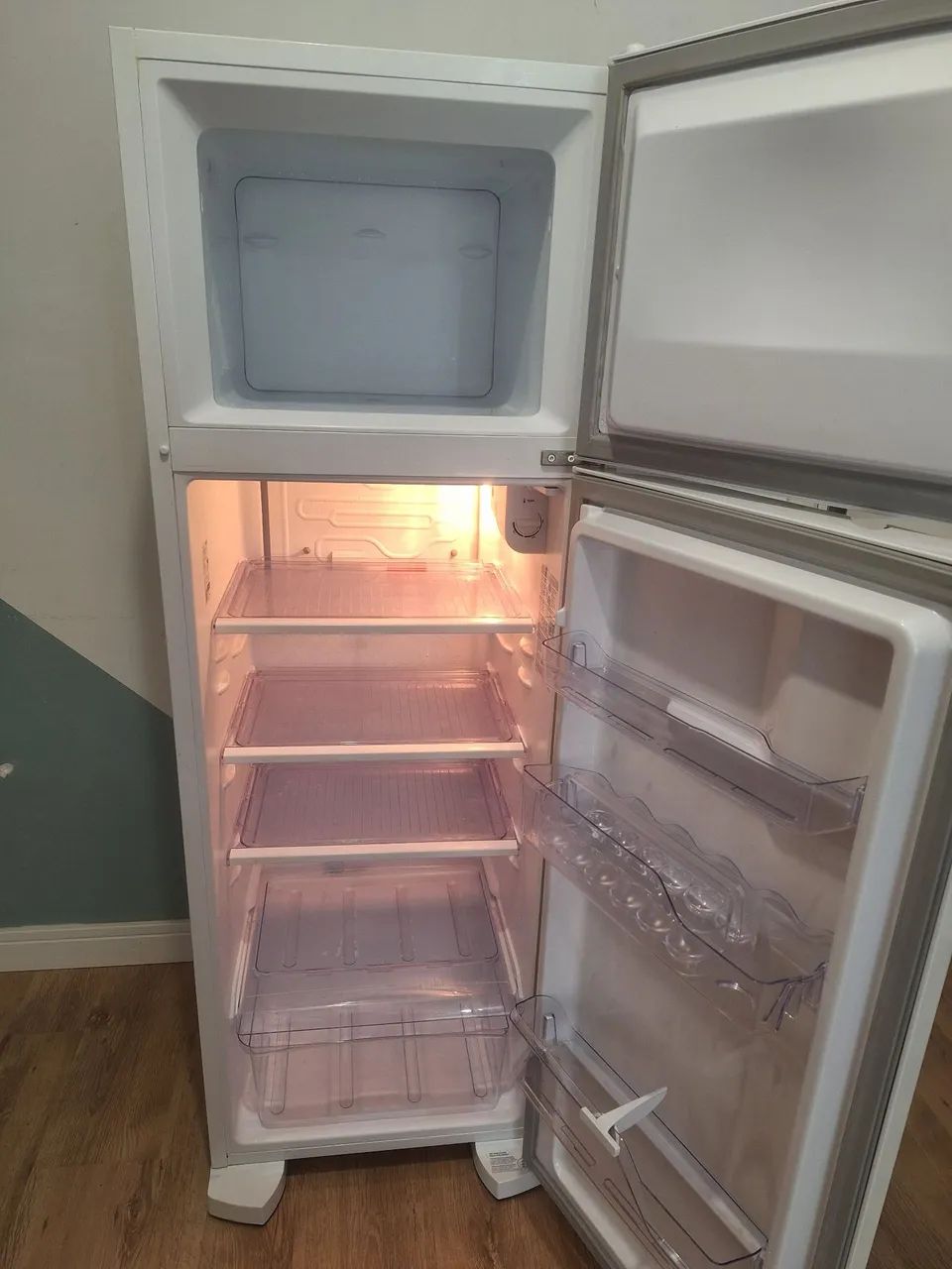 Vendo Geladeira 