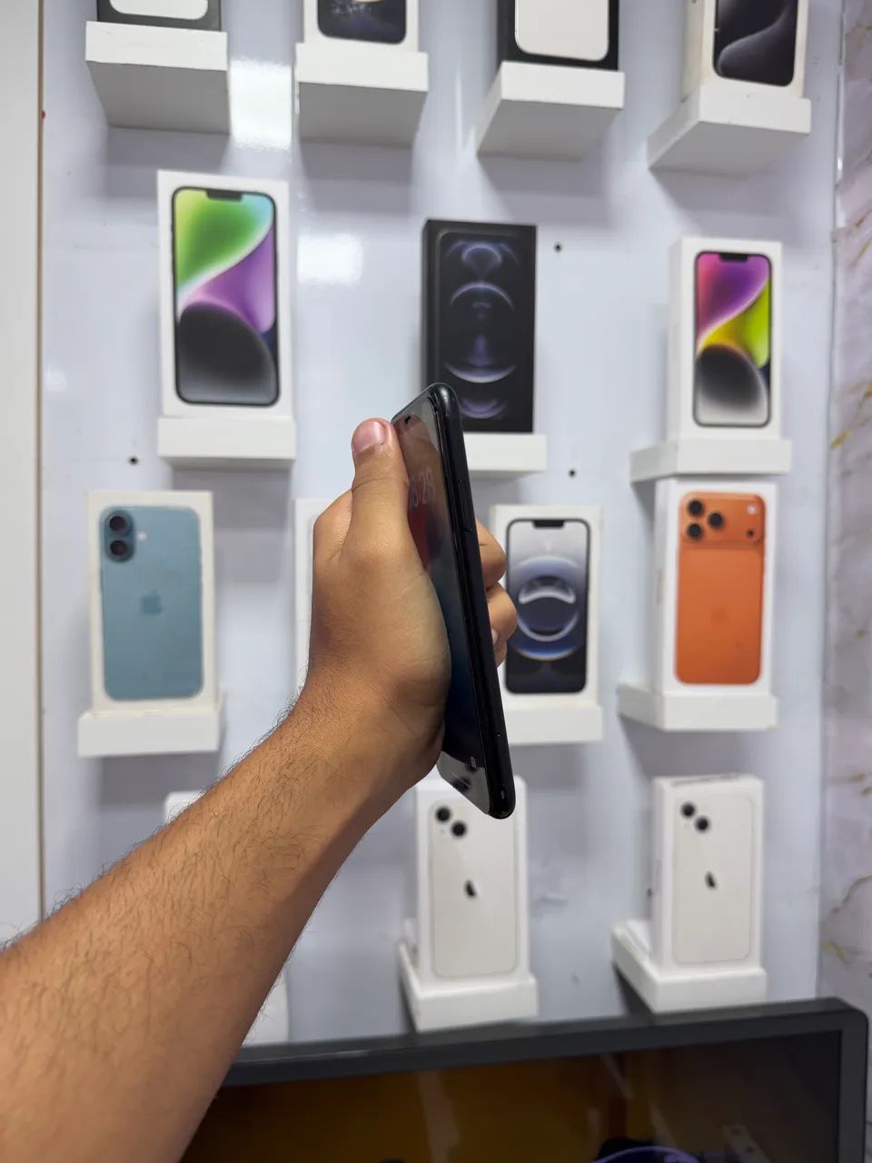 IPHONE XR 64 GB PRETO  - Foto 5