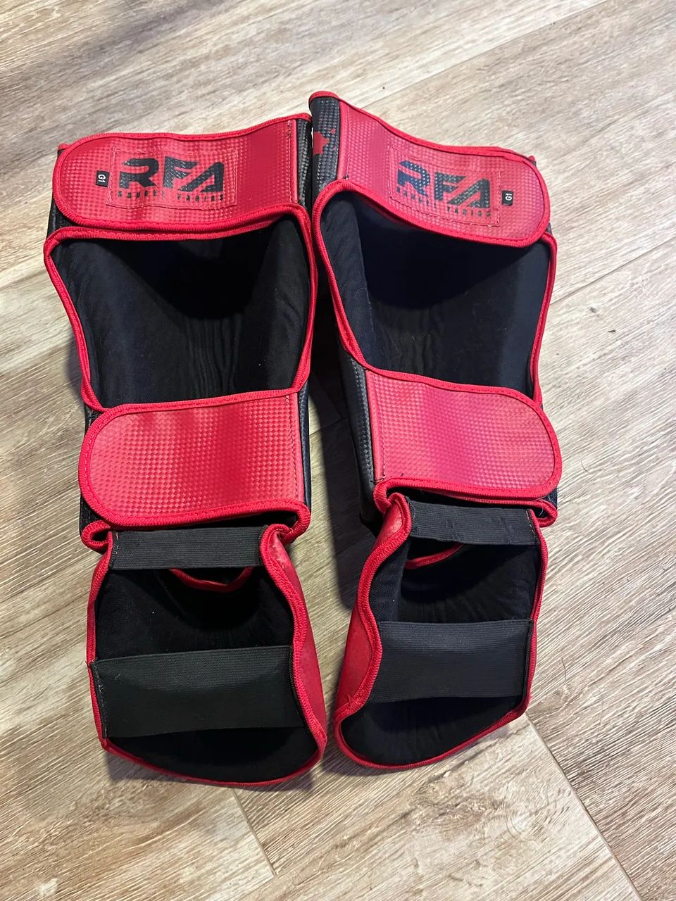Kit Muay Thai / Boxe RFA - Luvas + Caneleiras - Foto 4