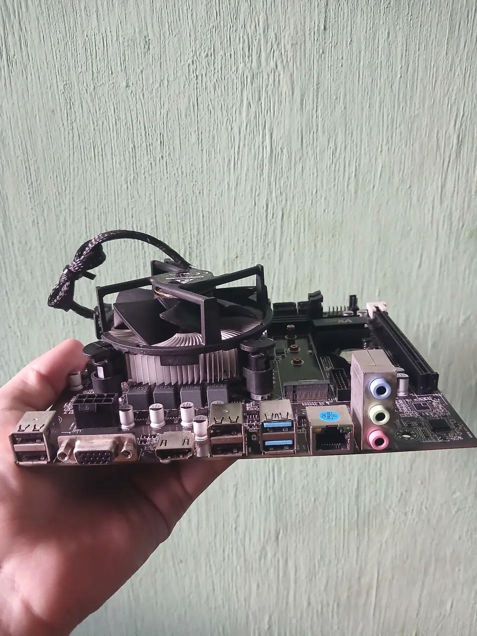 PLACA MÃE B250 DDR4 COM I3 8100 - Foto 2
