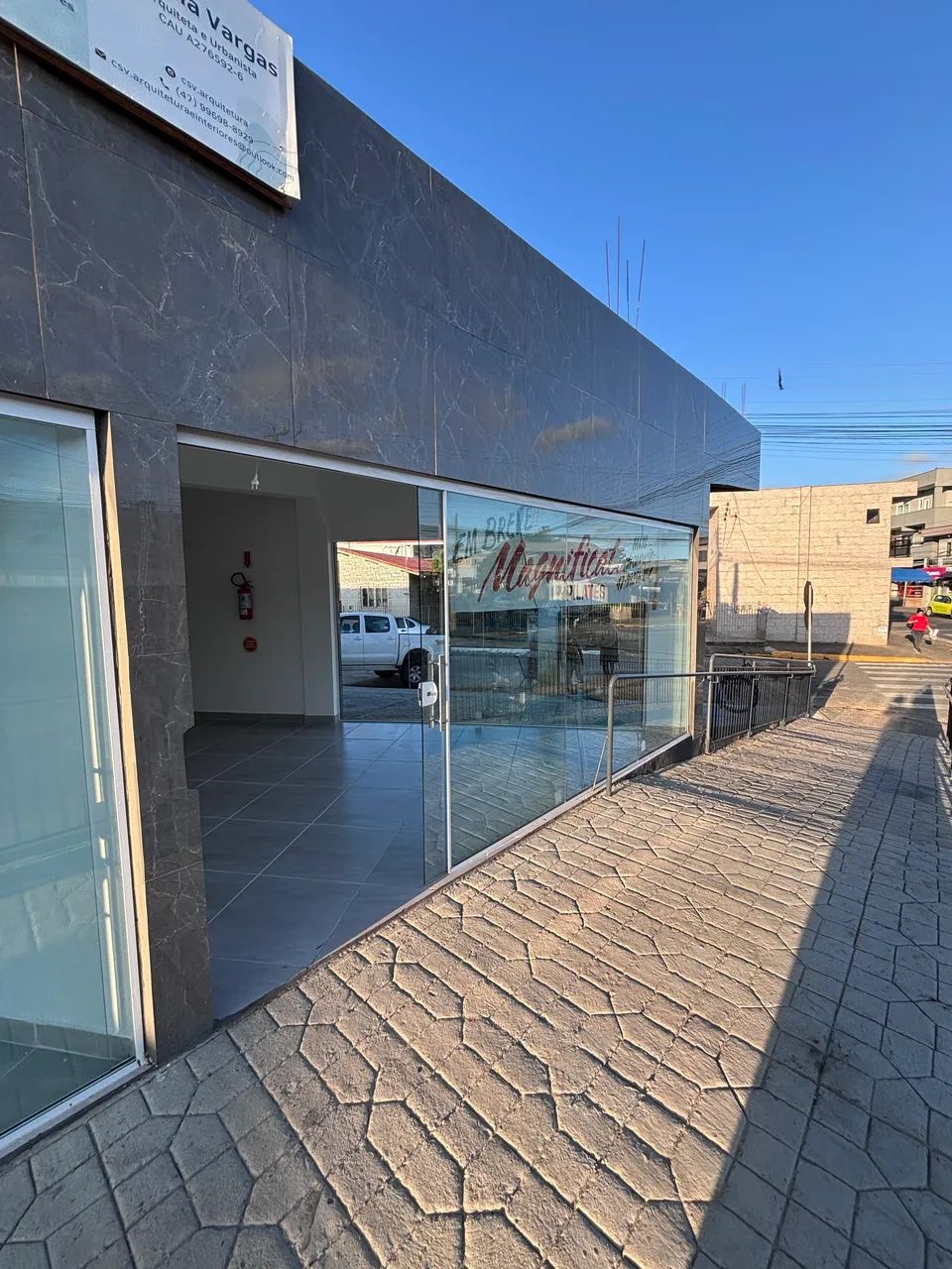 Alugo salas comerciais (Esquina) - 50m2 e 30m2 - Foto 2