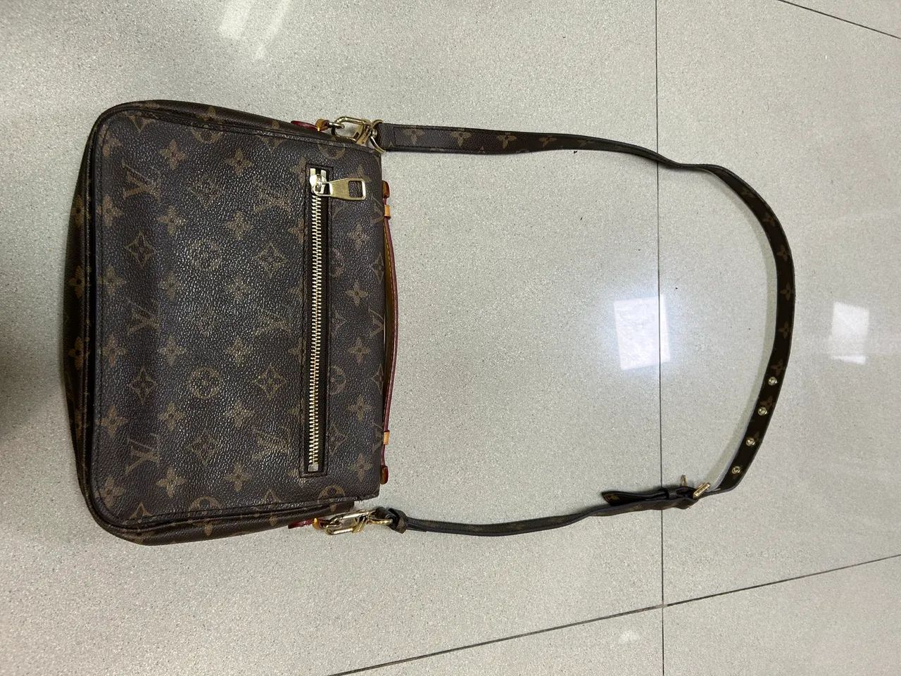     Bolsa Louis Vuitton Pochette Métis Monogram Marrom - Foto 2