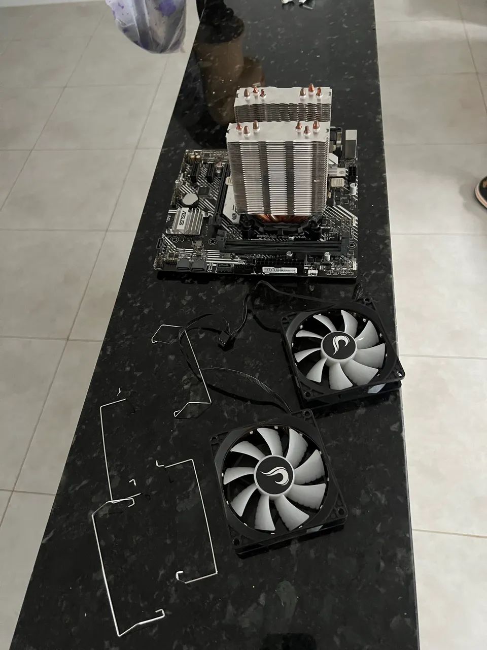 Vendo kit PROCESSADOR i3 10105F  e Placa mae 