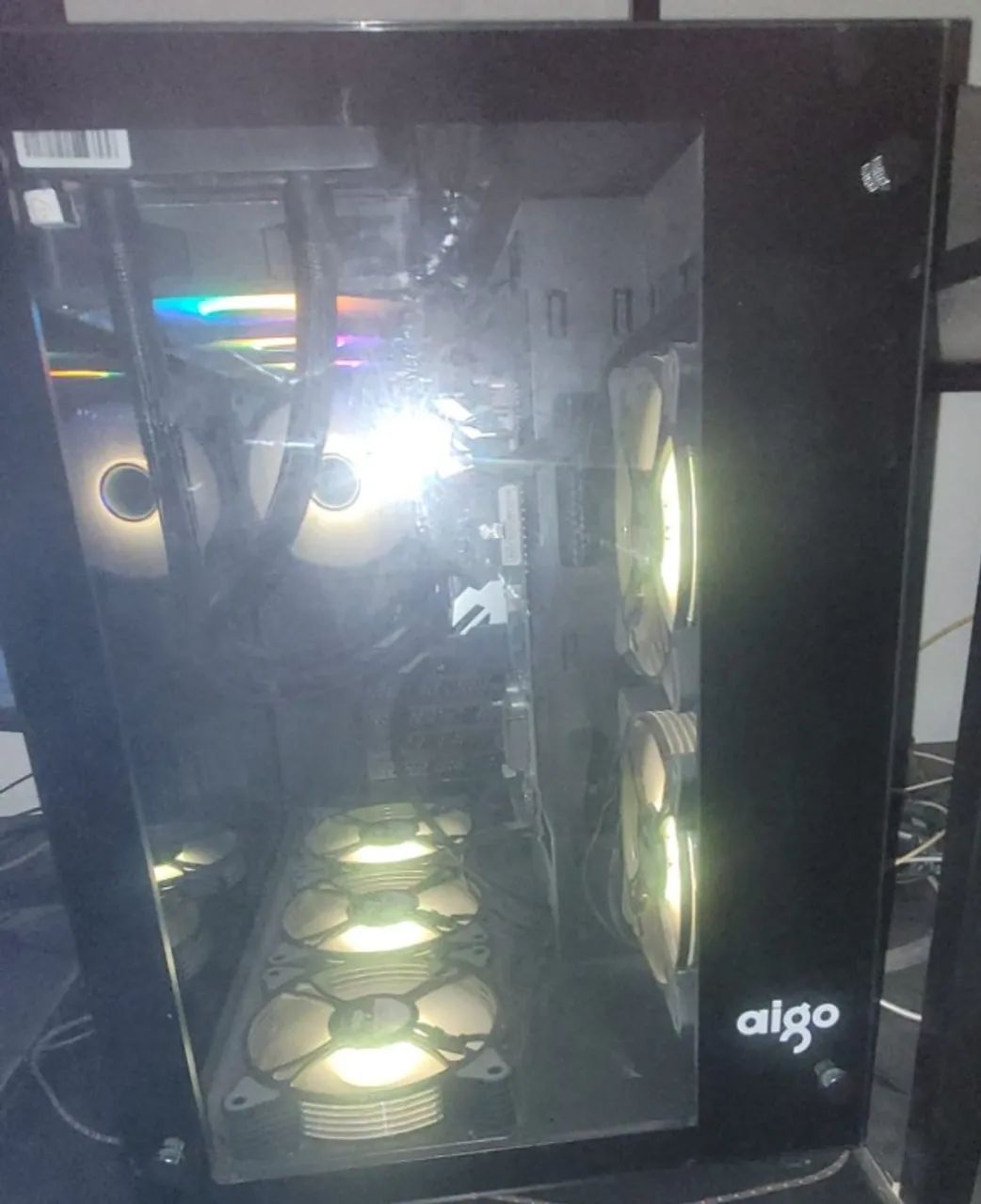 Gabinete Aigo Darkflash C285 com 5 fans