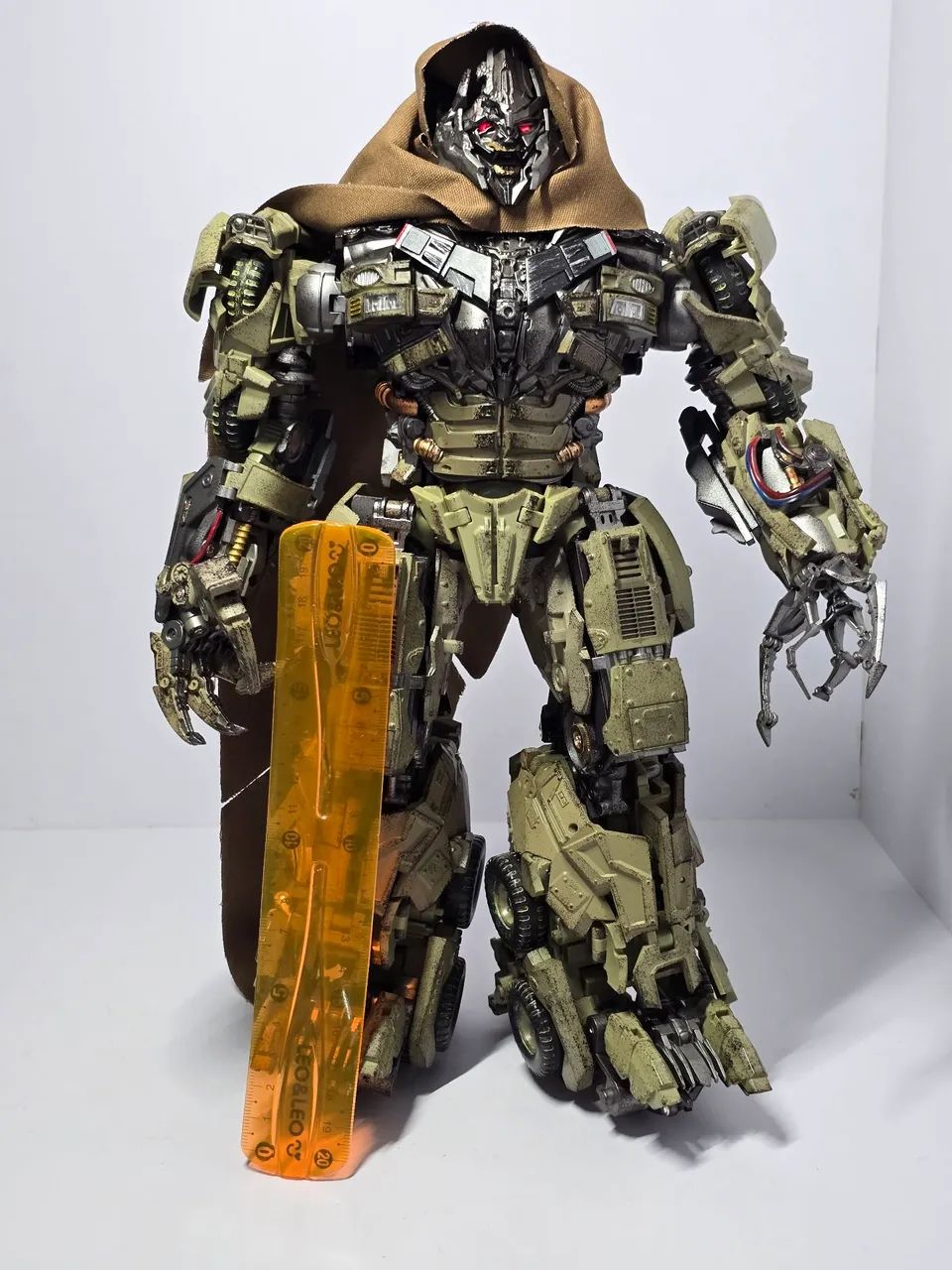 Transformers Megatron DP-01V Dark Side of the Moon novo - Foto 4
