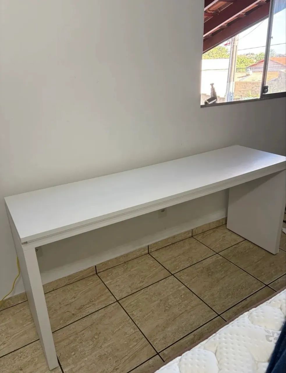 Mesa Gamer/Home Office 1,80m Branca com Passagem de LED e Cabos