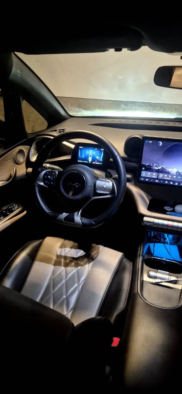BYD Dolphin EV (Elétrico) 2025
