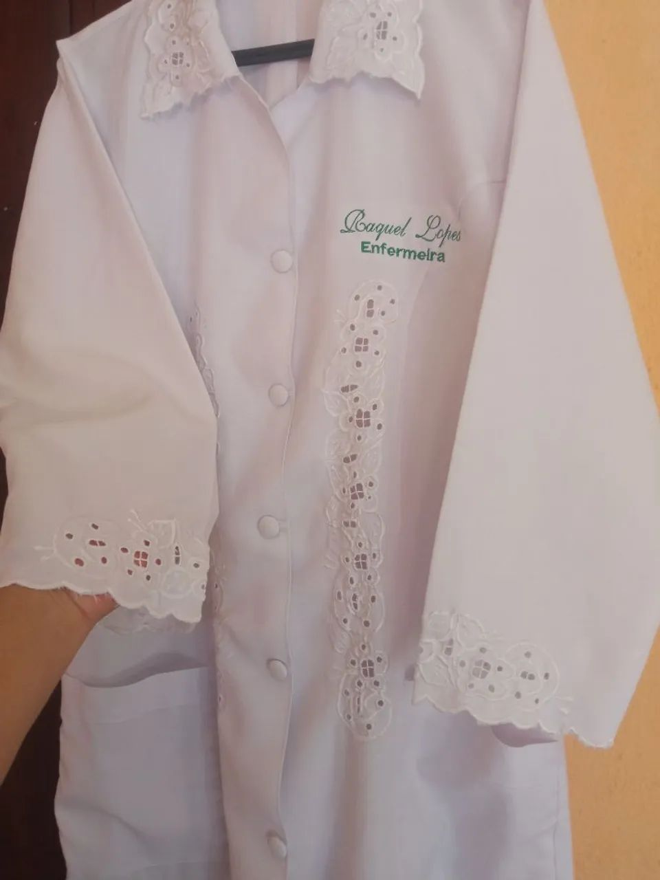 Jaleco seminovo.