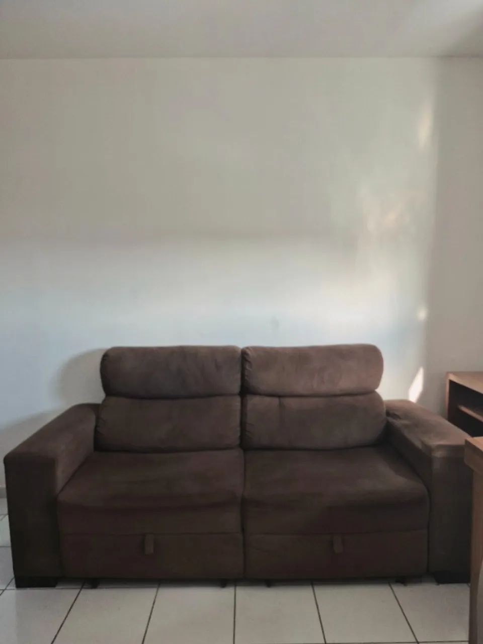 Sofá retrátil e reclinável três lugares  - Foto 2