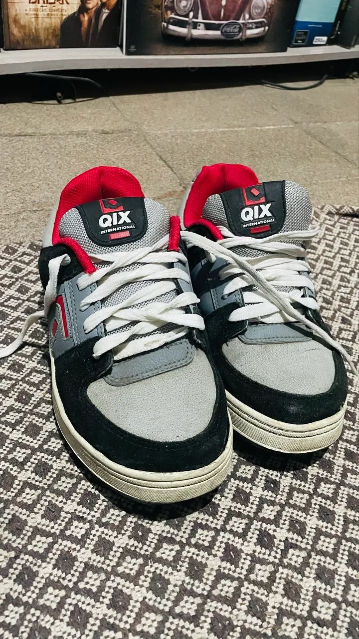 Tênis Qix 90's - Preto, Vermelho e Branco